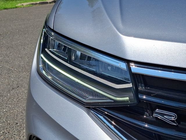 Certified 2024 Volkswagen Tiguan SE R-Line AWD/4WD image 9