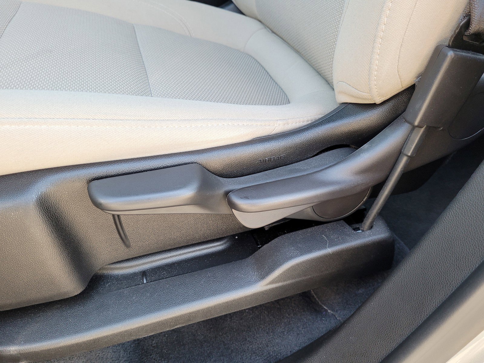 Used 2023 Chevrolet Traverse LS image 11