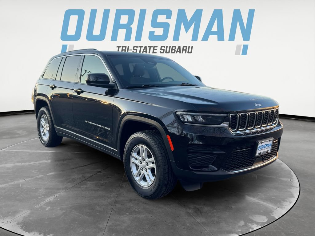 Used 2024 Jeep Grand Cherokee Laredo AWD/4WD image 1