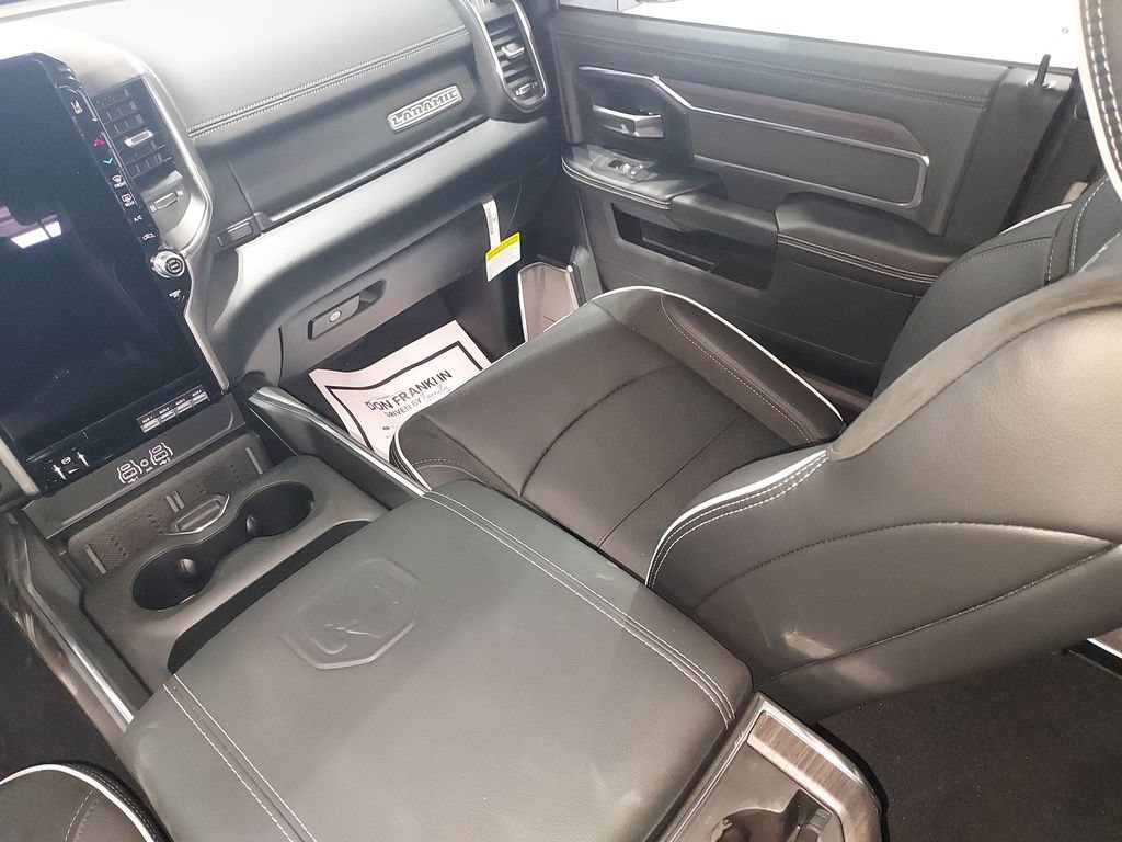 New 2026 RAM 2500 Laramie AWD/4WD image 11