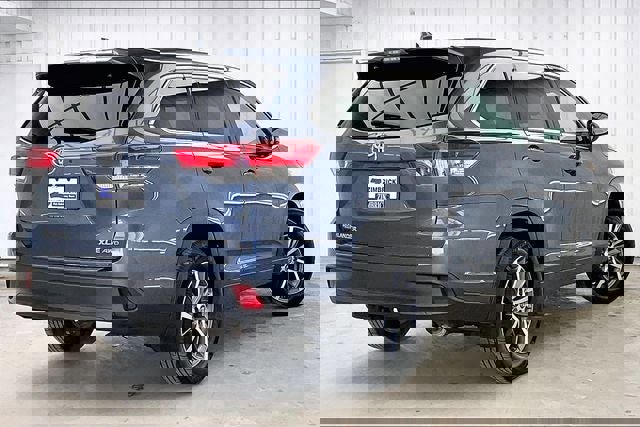 Used 2017 Toyota Highlander XLE image 12