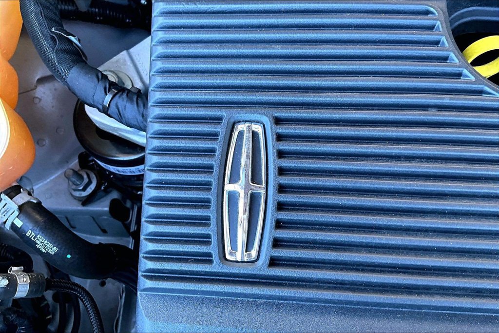 Used 2021 Lincoln Nautilus Reserve FWD image 33