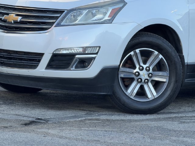Used 2017 Chevrolet Traverse LT FWD image 7