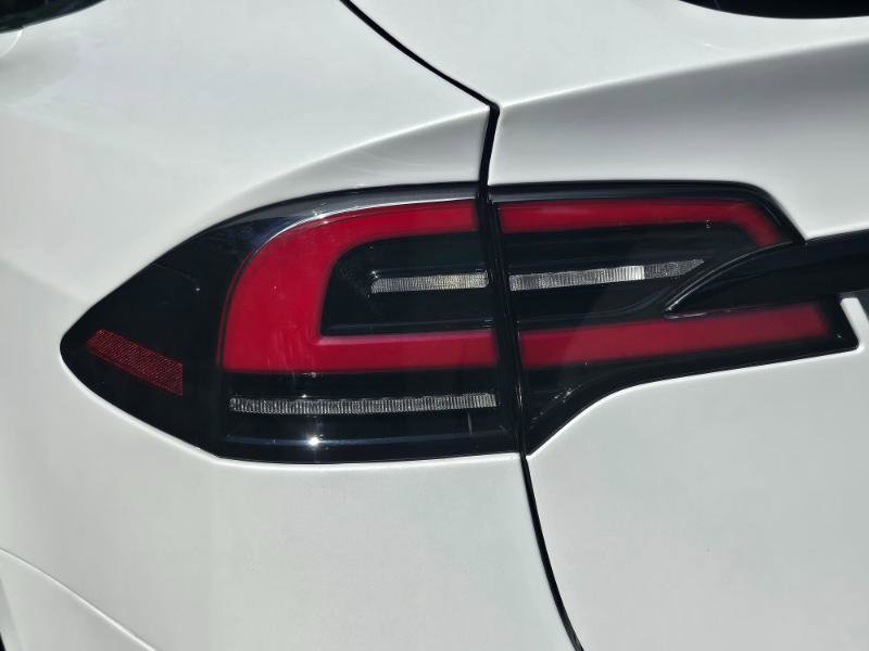 Used 2023 Tesla Model X image 28