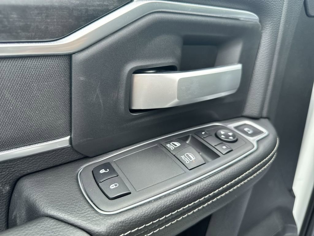 New 2024 RAM 5500 SLT w/ Quick Order Package 2YG SLT AWD/4WD image 13