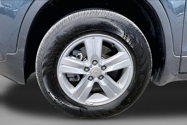 Used 2022 Chevrolet Trax LT w/ LT Convenience Package AWD/4WD image 9