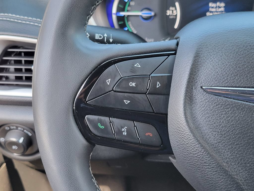 Used 2023 Chrysler Pacifica Touring-L w/ S Appearance Package FWD image 5