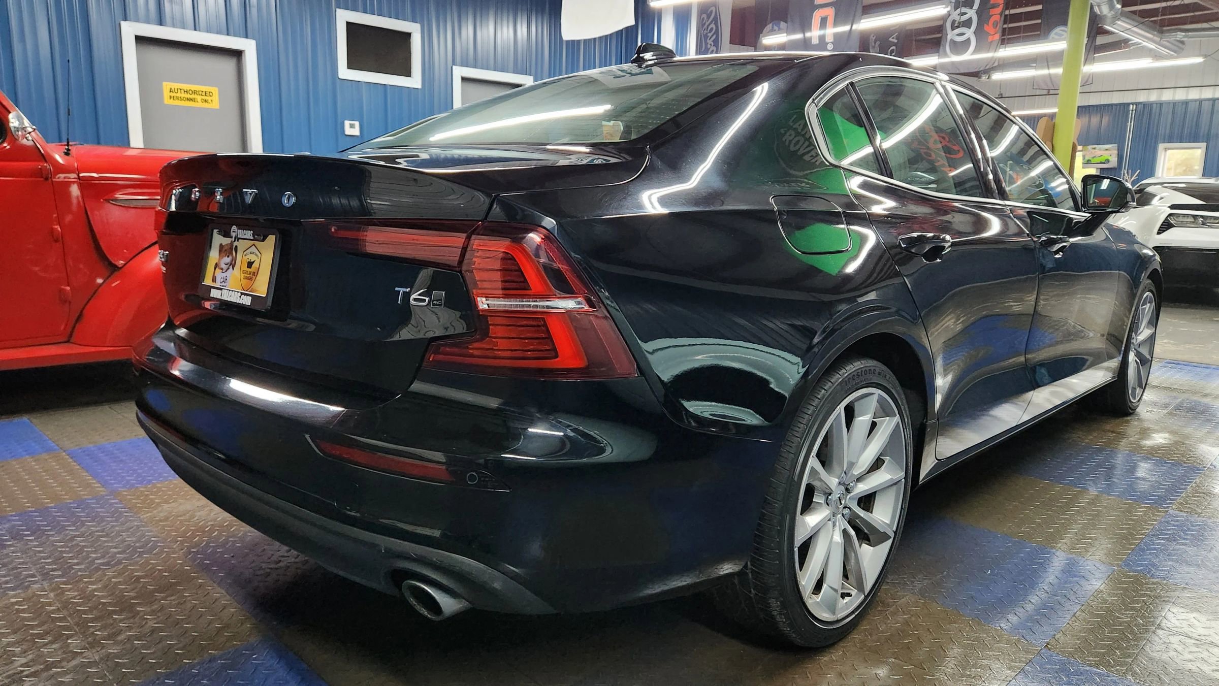 Used 2021 Volvo S60 T6 Momentum w/ Protection Package Premier image 3