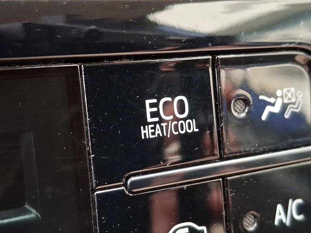 Used 2018 Toyota Prius One image 25