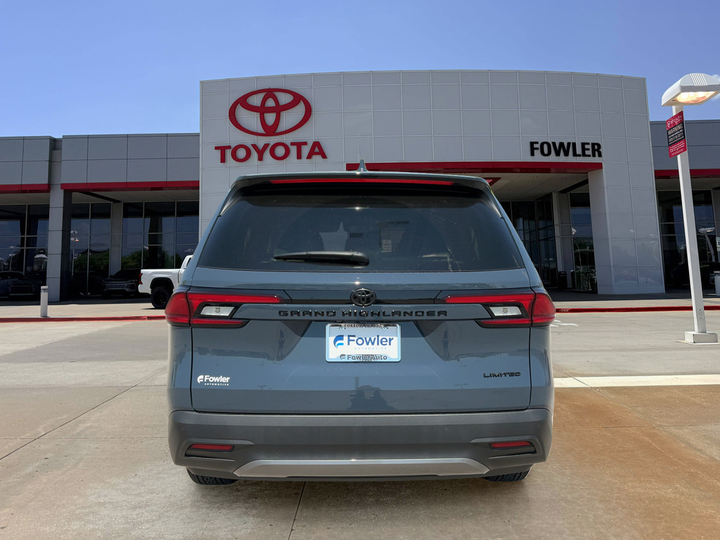New 2026 Toyota Grand Highlander FWD image 5