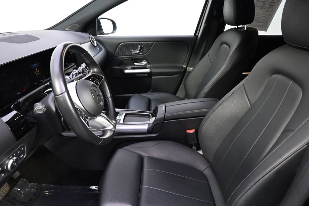 Used 2025 Mercedes-Benz GLA 250 4MATIC image 11