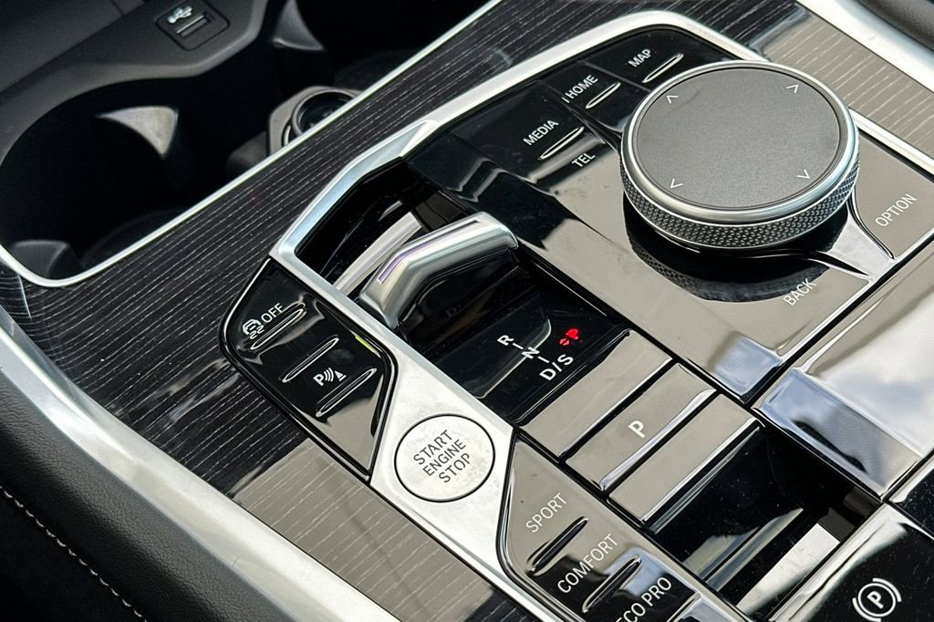 New 2026 BMW X6 xDrive40i w/ Climate Comfort Package image 25