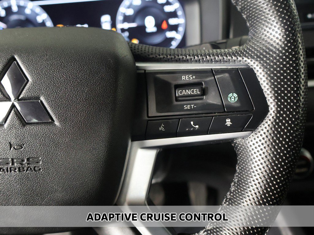 Used 2023 Mitsubishi Outlander SE image 4