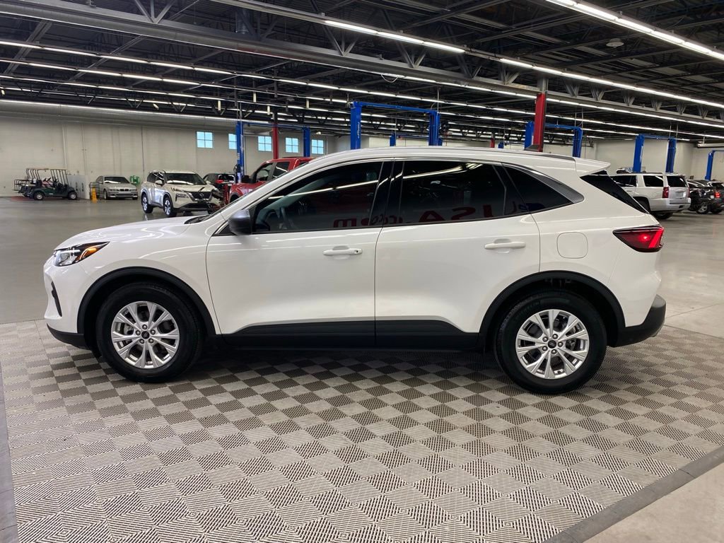 Used 2023 Ford Escape Active FWD image 5