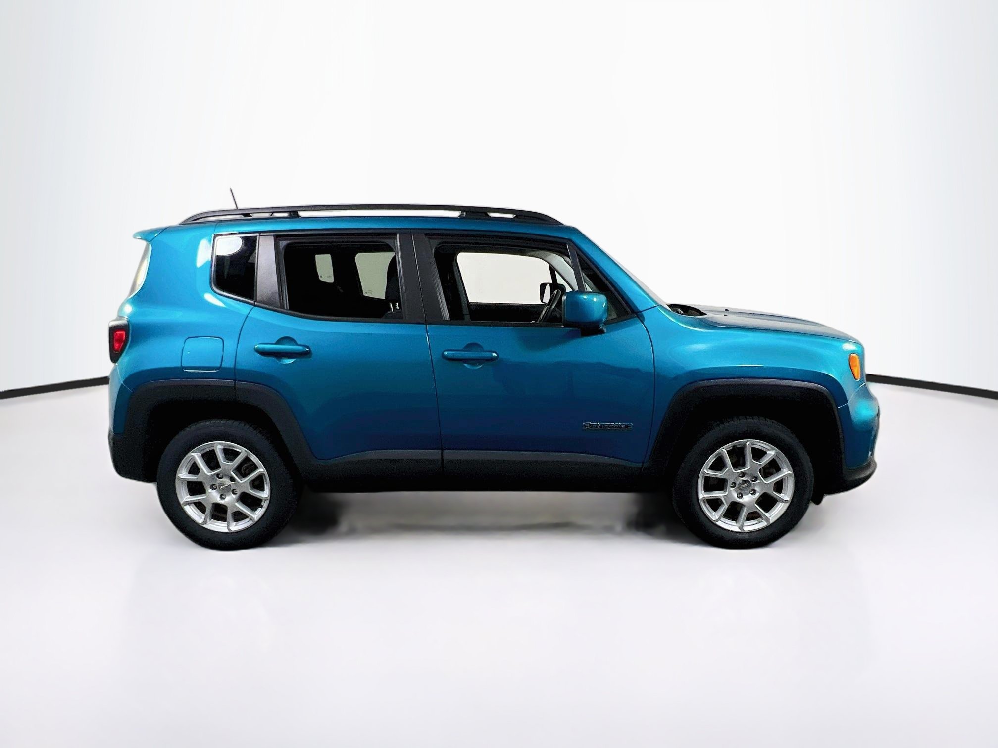 Used 2021 Jeep Renegade Latitude AWD/4WD image 4