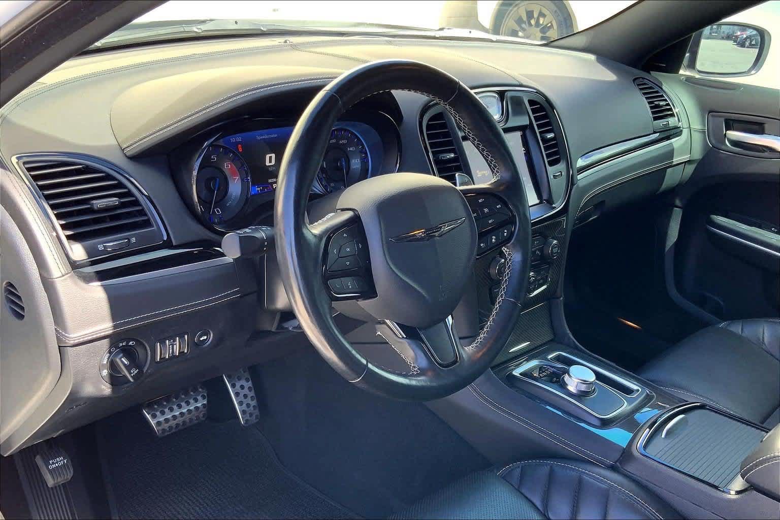 Used 2023 Chrysler 300 C RWD image 2
