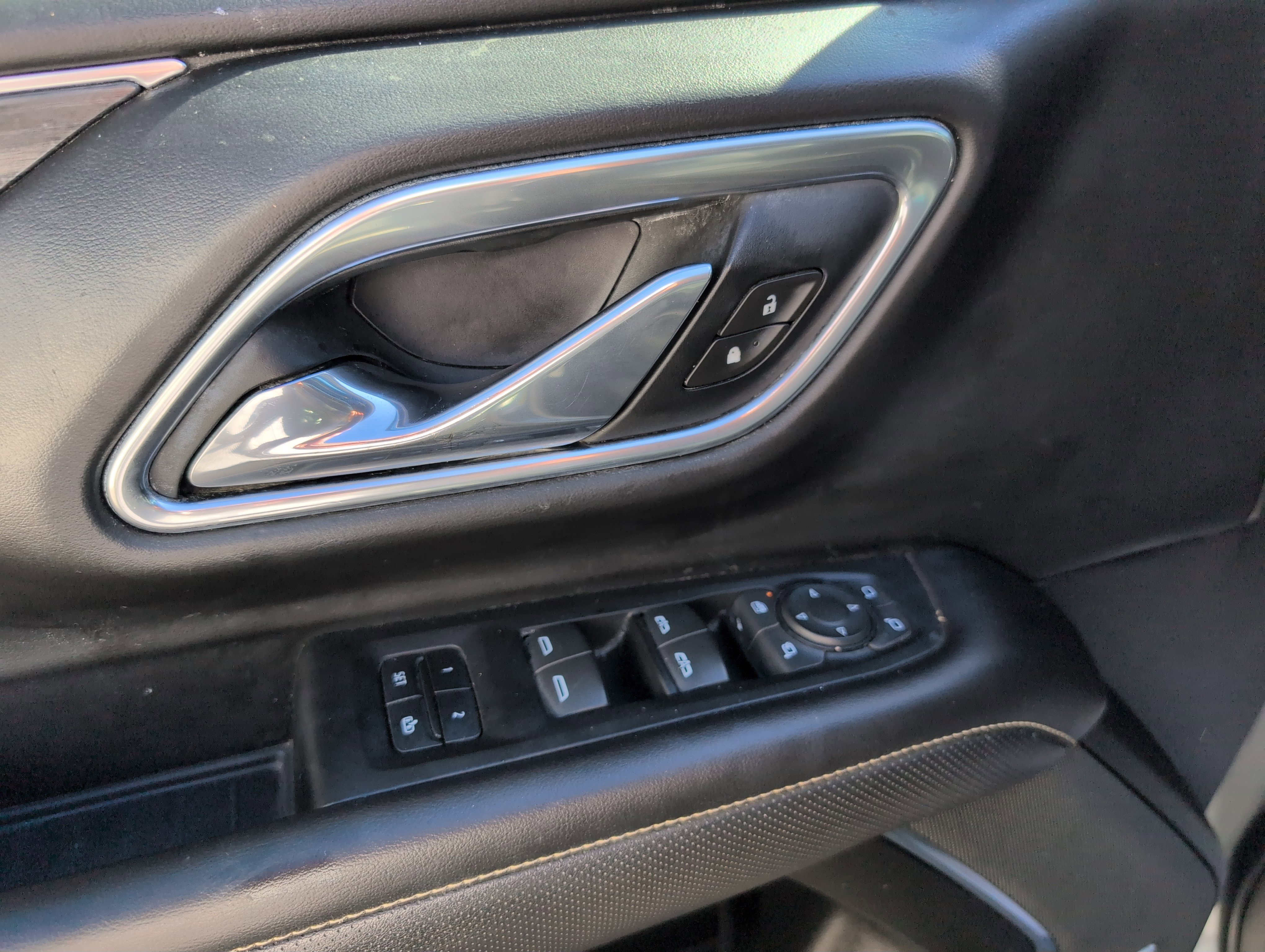 Used 2021 GMC Yukon XL SLT w/ SLT Luxury Plus Package image 17