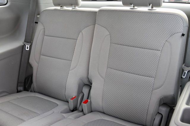 Used 2023 GMC Acadia SLE w/ Driver Convenience Package image 16