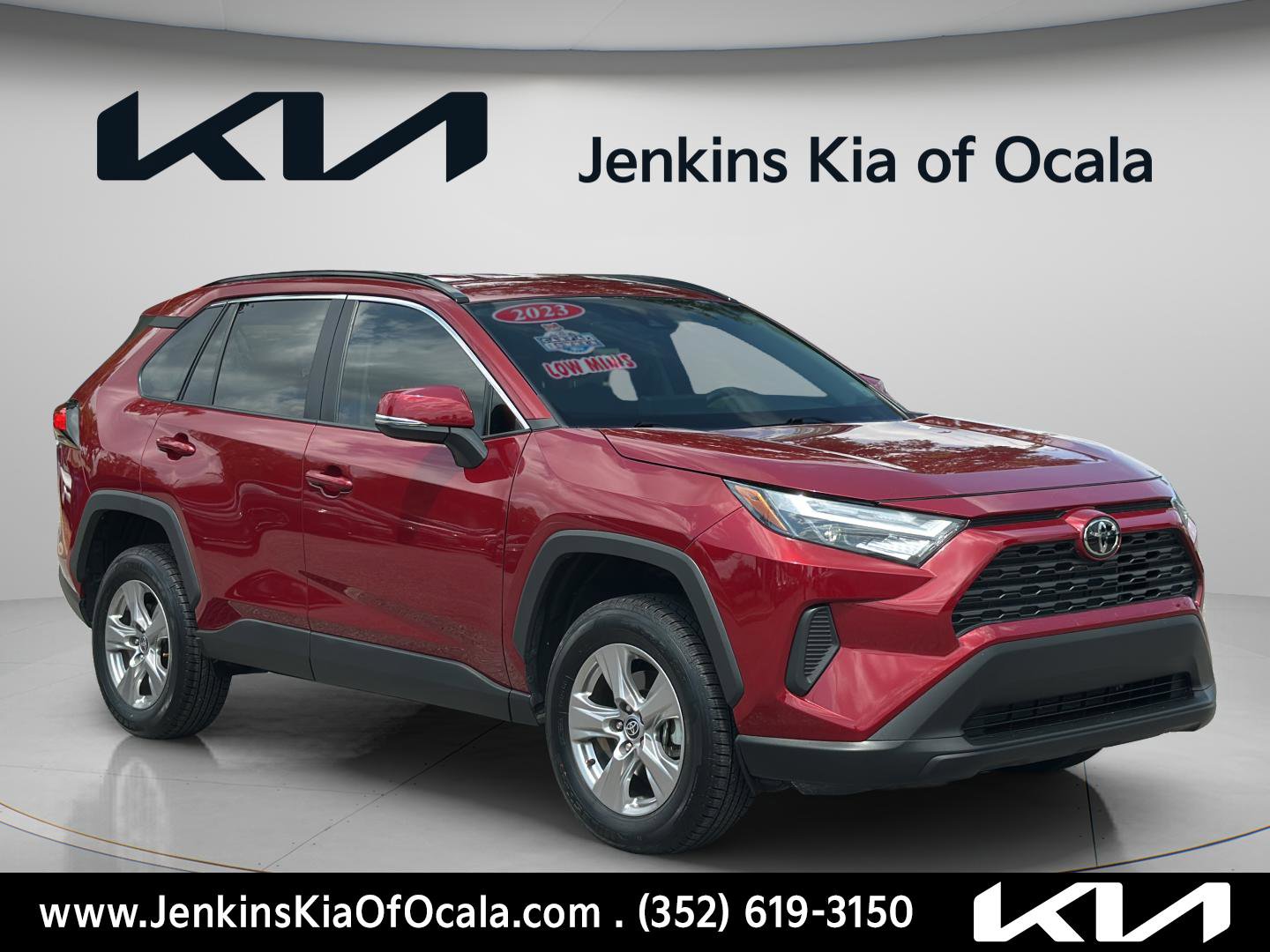 Used 2023 Toyota RAV4 XLE FWD image 1