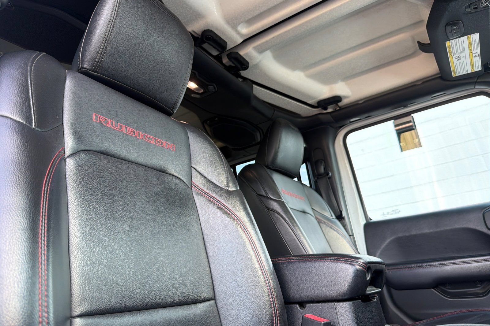Used 2018 Jeep Wrangler Unlimited Rubicon w/ Safety Group AWD/4WD image 17