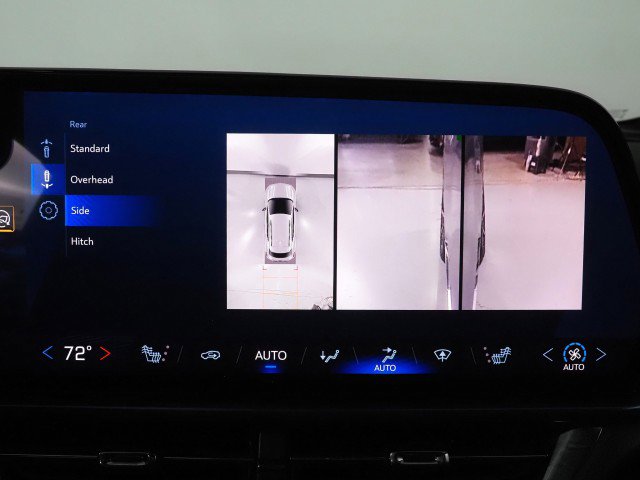 Used 2024 Chevrolet Equinox EV LT w/ LPO, Blackout Package image 28