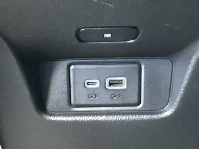 Used 2023 Cadillac XT6 Sport w/ LPO, ONYX Package image 17