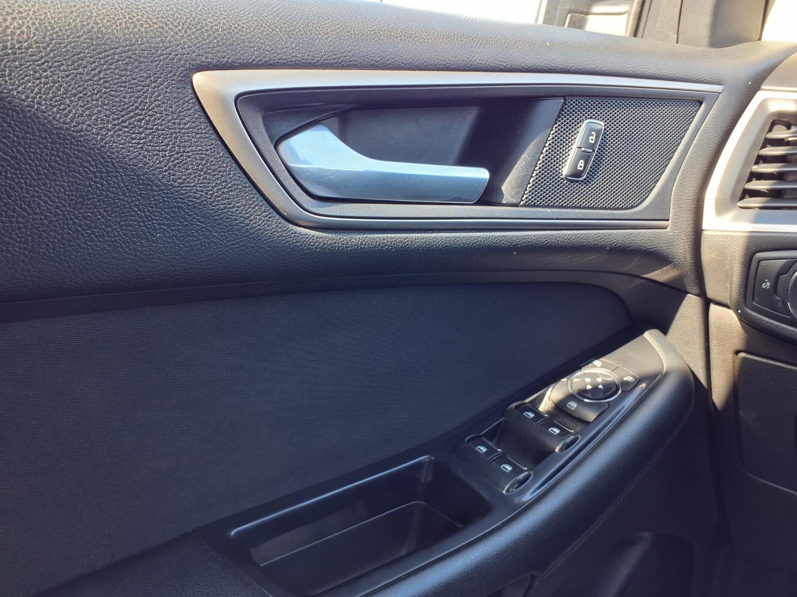 Used 2017 Ford Edge SEL image 20