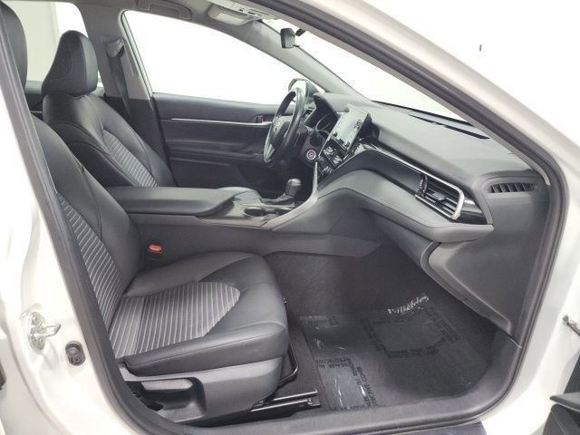 Used 2024 Toyota Camry SE FWD image 14