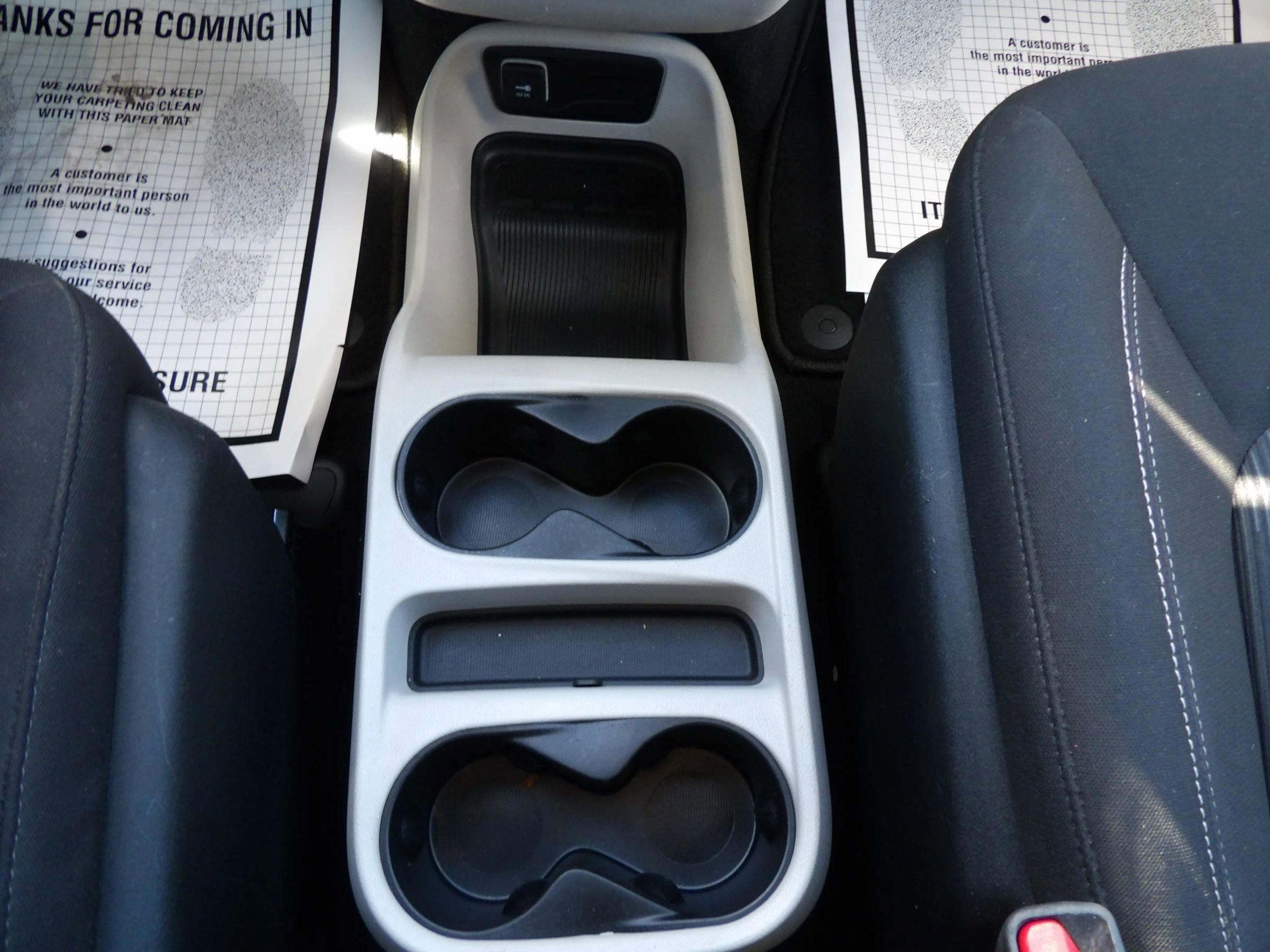 Used 2023 Chrysler Voyager LX image 20