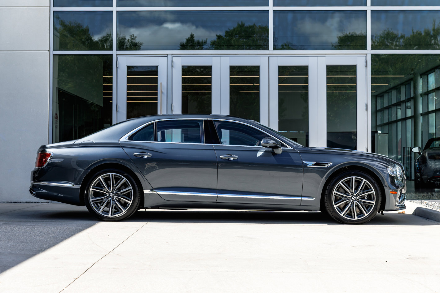 New 2026 Bentley Flying Spur Plug-In Hybrid image 4