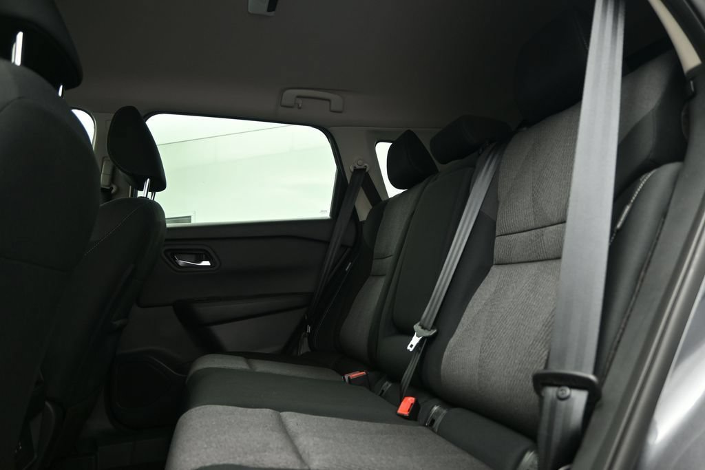 Certified 2026 Nissan Rogue SV FWD image 13