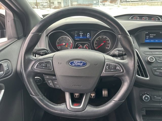Used 2017 Ford Focus ST image 25