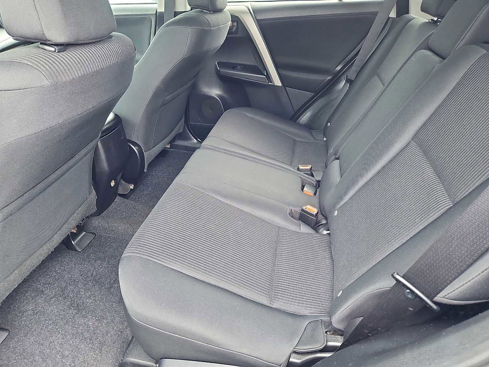 Used 2016 Toyota RAV4 LE image 25