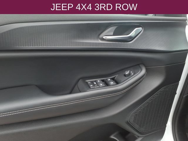 Used 2024 Jeep Grand Cherokee L Altitude AWD/4WD image 10