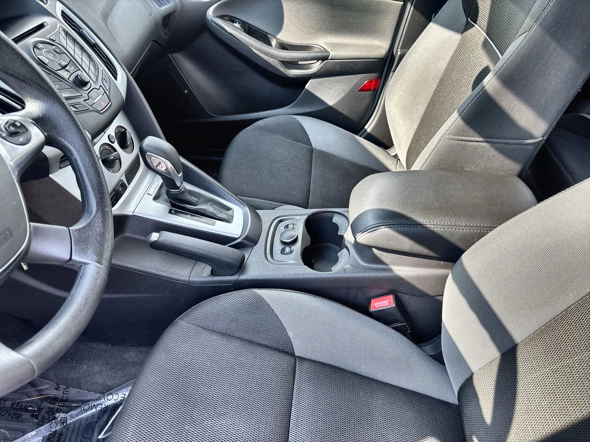 Used 2014 Ford Focus SE w/ SE Winter Package image 21