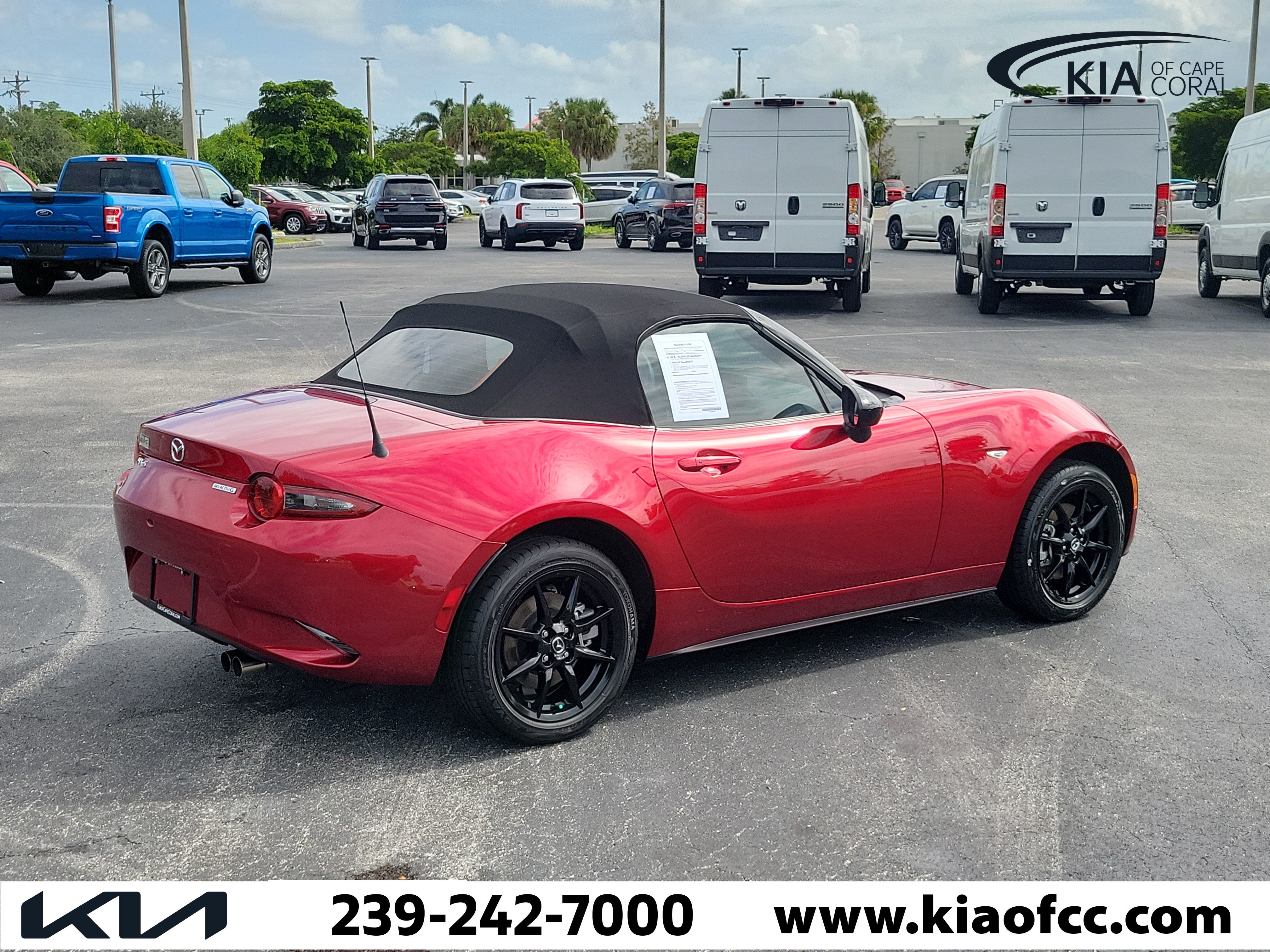 Used 2021 MAZDA MX-5 Miata Sport RWD image 7