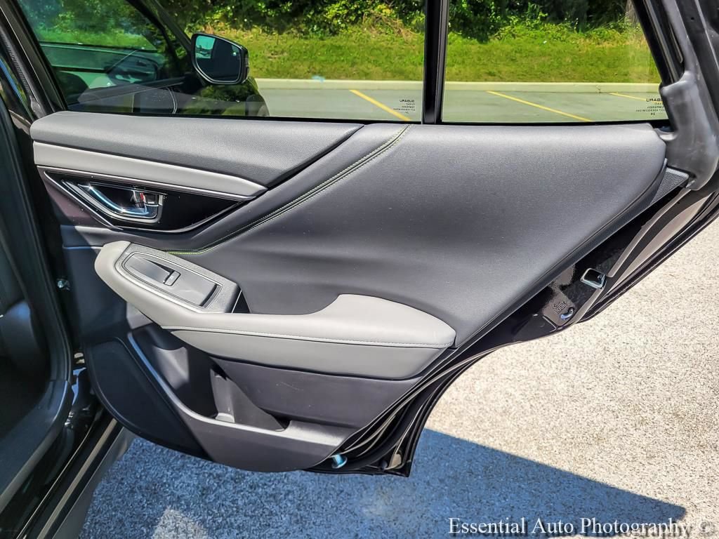 Certified 2025 Subaru Outback Onyx Edition AWD/4WD image 30