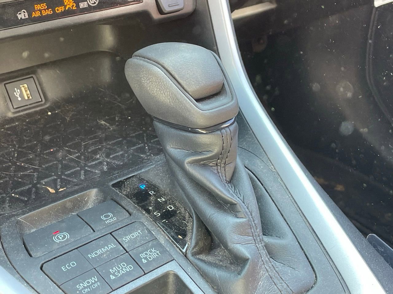 Used 2023 Toyota RAV4 LE image 8