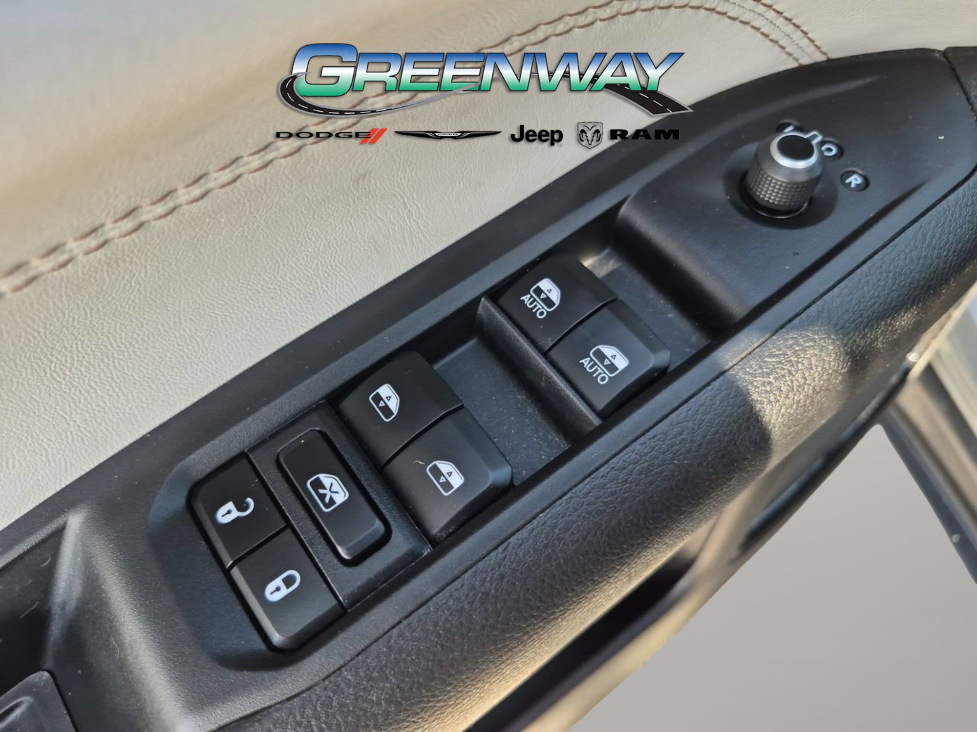 Used 2023 Jeep Compass Limited AWD/4WD image 13