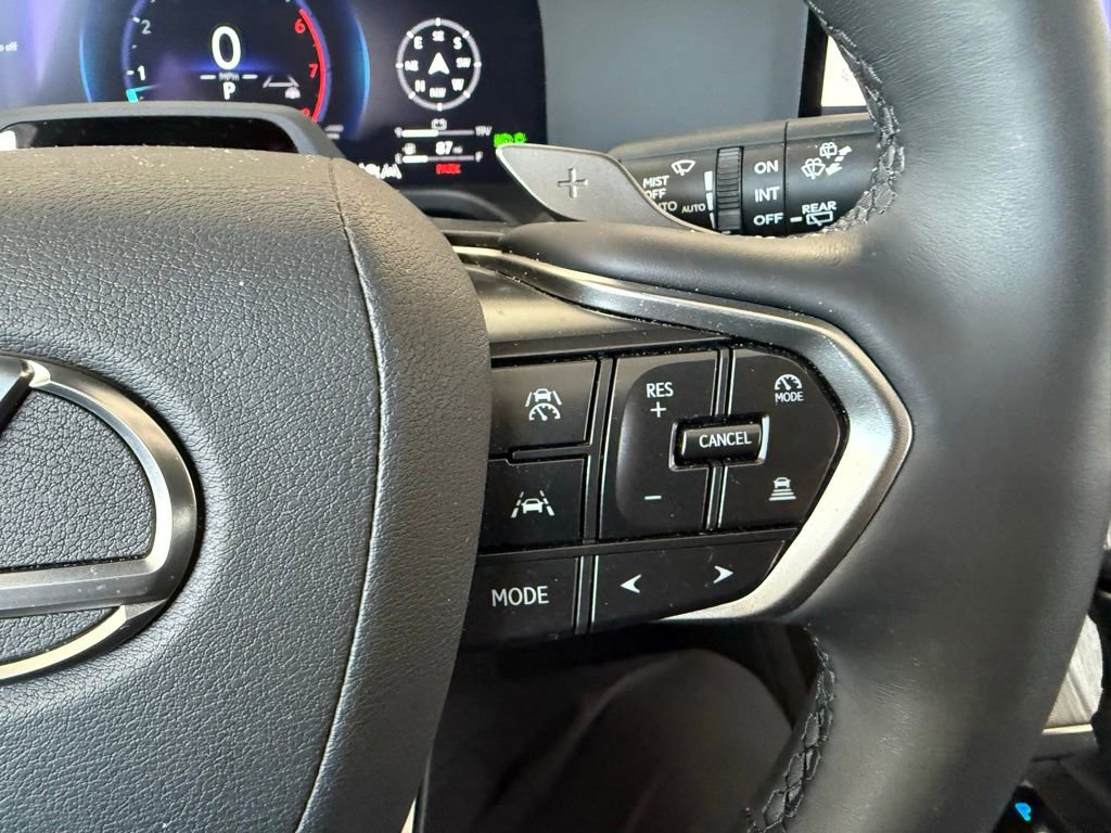 Used 2025 Lexus GX 550 w/ Accessory Package (32) AWD/4WD image 40