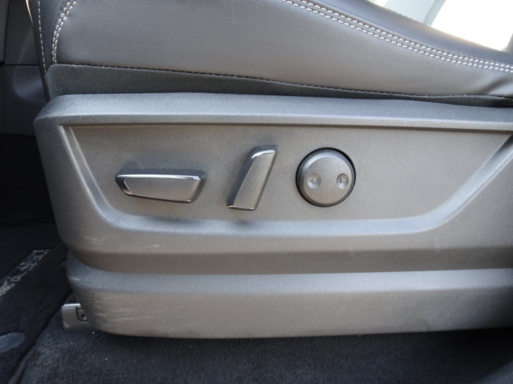 Used 2025 Nissan Armada SL w/ Captain's Chari Seat Package AWD/4WD image 11