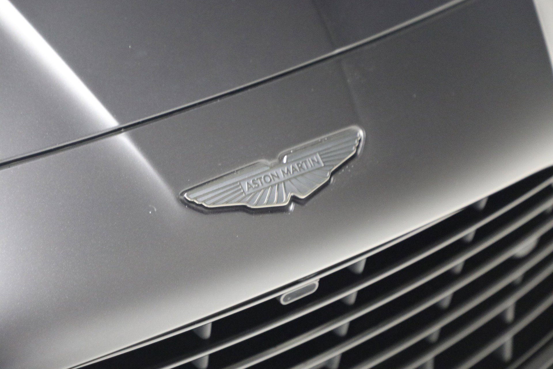 Used 2025 Aston Martin Vanquish image 21