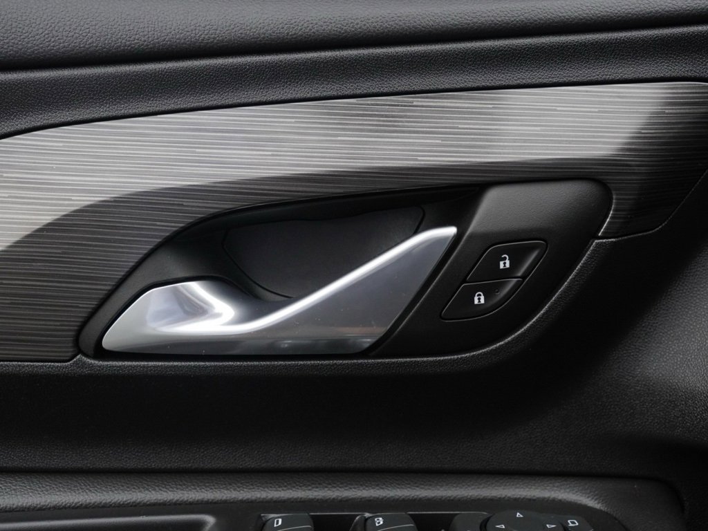 Used 2023 GMC Terrain SLE w/ Elevation Edition image 11