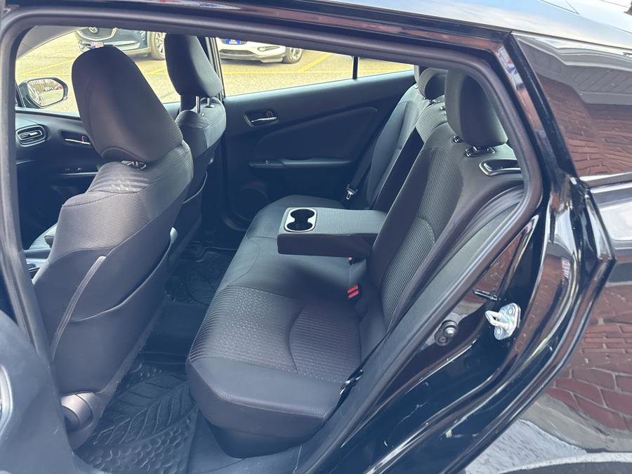 Used 2018 Toyota Prius Two image 19