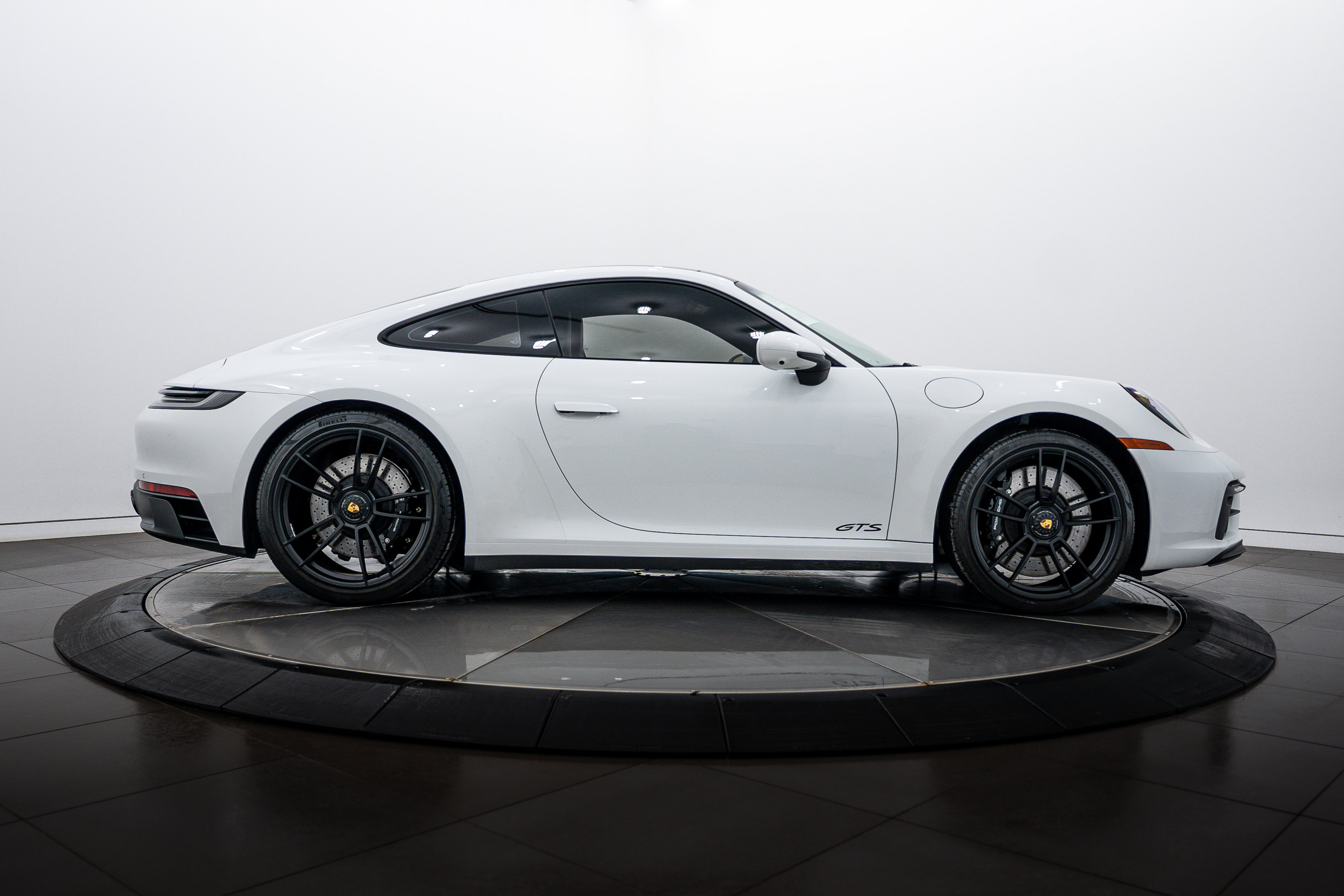 Certified 2024 Porsche 911 Carrera GTS image 8