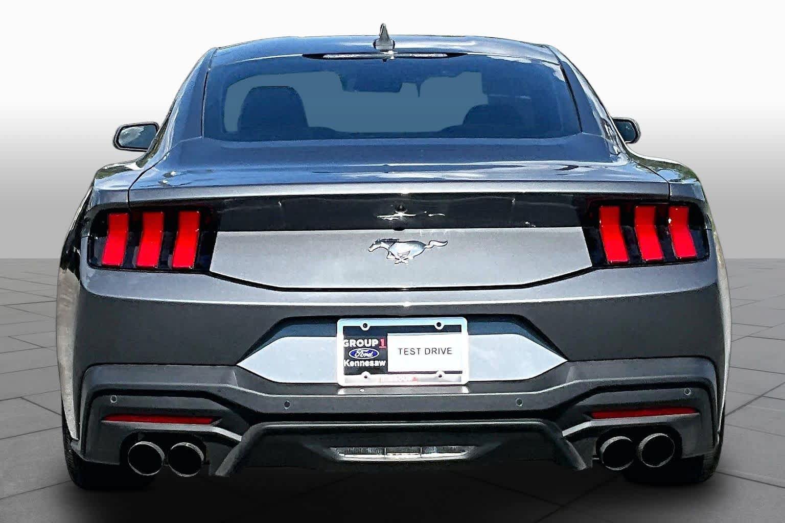 Used 2025 Ford Mustang Coupe RWD image 5