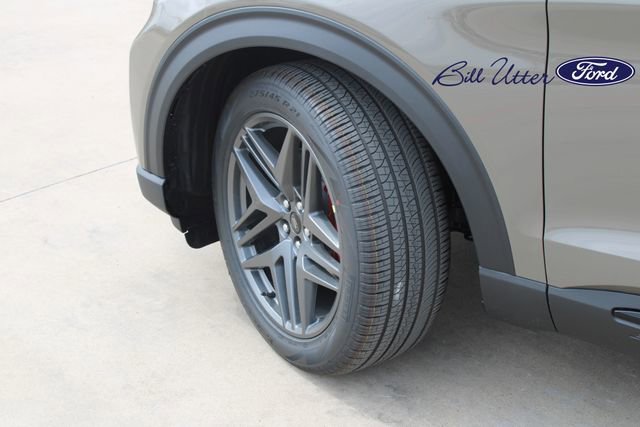 New 2026 Ford Explorer ST w/ Sun And Sound Package image 5
