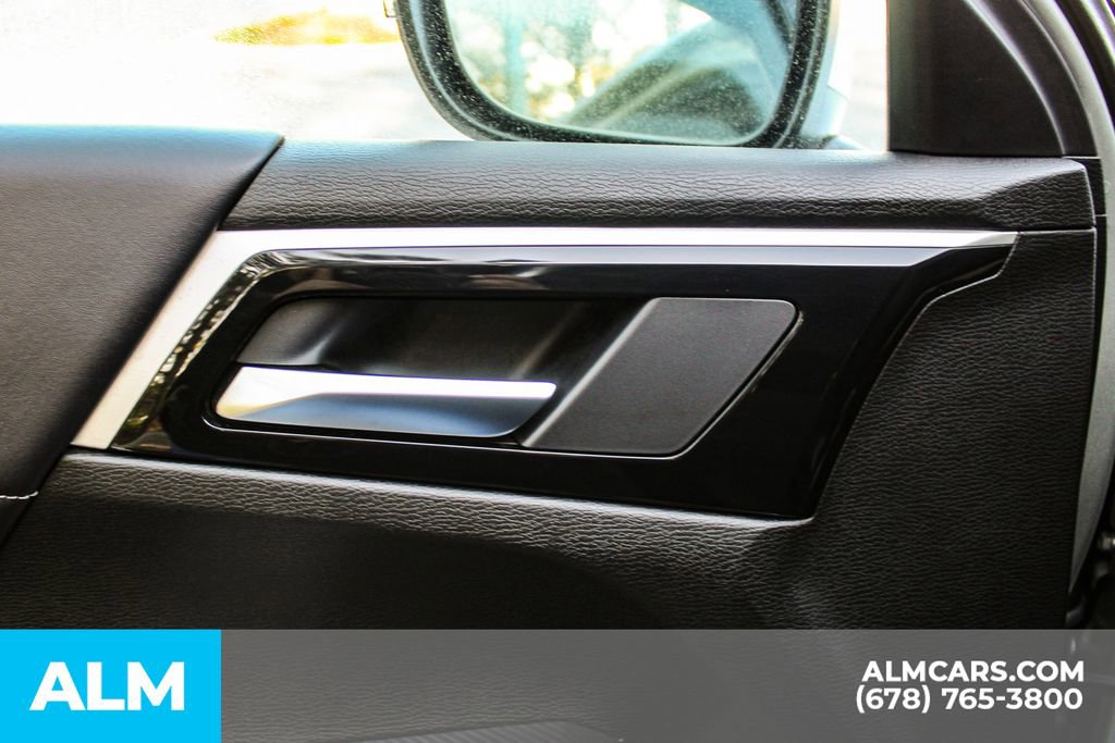 Used 2025 Mitsubishi Outlander SE image 42