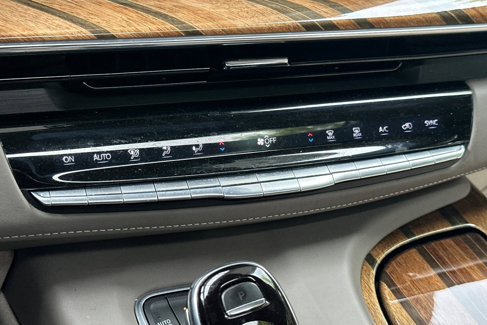 Used 2021 Cadillac Escalade Sport Platinum w/ Heavy-Duty Trailer Package image 18