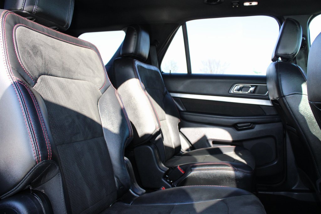 Used 2019 Ford Explorer XLT w/ Equipment Group 202A image 24